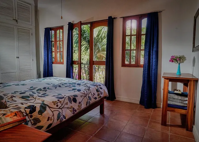 Apartamento Walk To | 2br Townhouse W/ Pool & Workspace