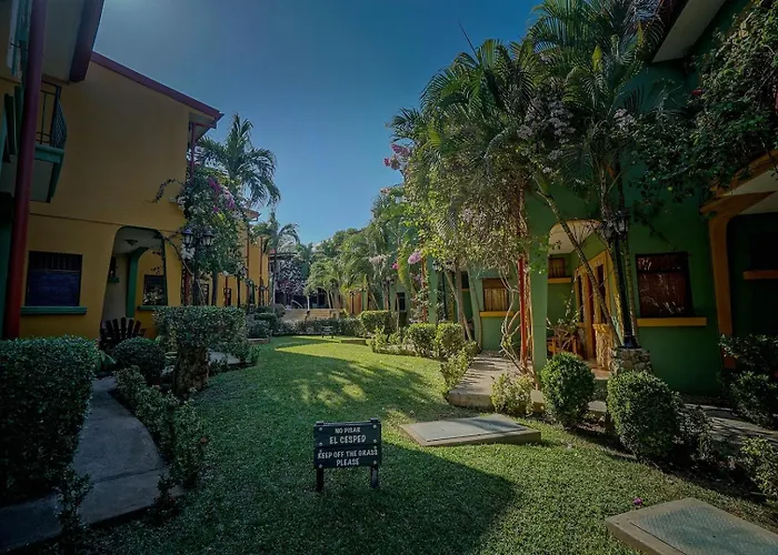 Walk To | 2br Townhouse W/ Pool & Workspace