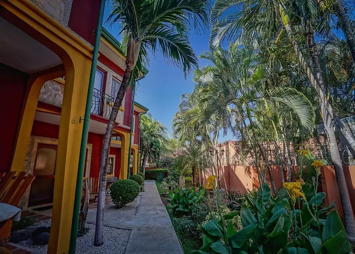 Walk To | 2br Townhouse W/ Pool & Workspace